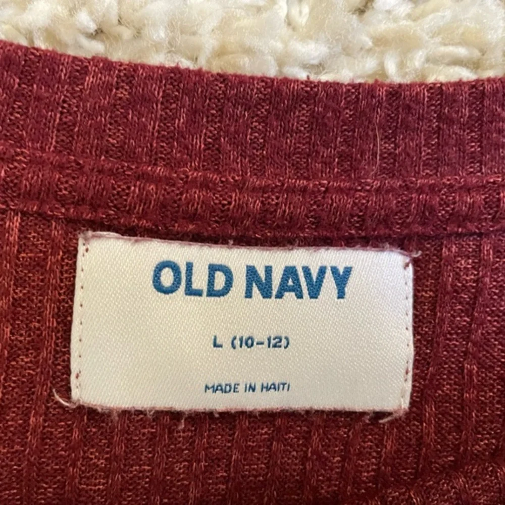 Old Navy Girl’s Crew Neck Ribbed Shirt in Cranberry Red - L (10-12)‎